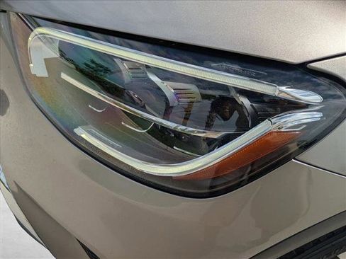 Used 2020 Mercedes-Benz GLC 300 w/ Premium Package image 9
