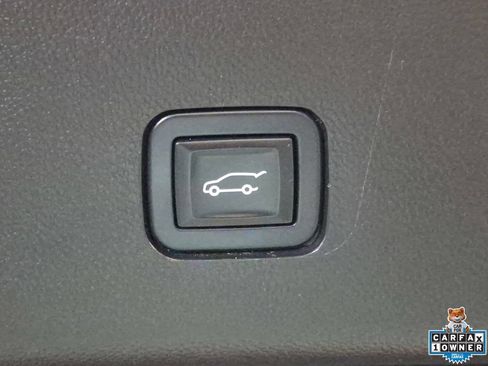 Used 2018 Chevrolet Traverse Premier w/ LPO, Floor Liner Package AWD/4WD image 31