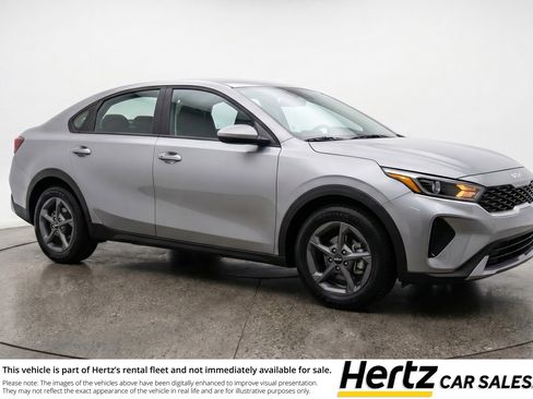 Used 2025 Kia K4 FWD image 1