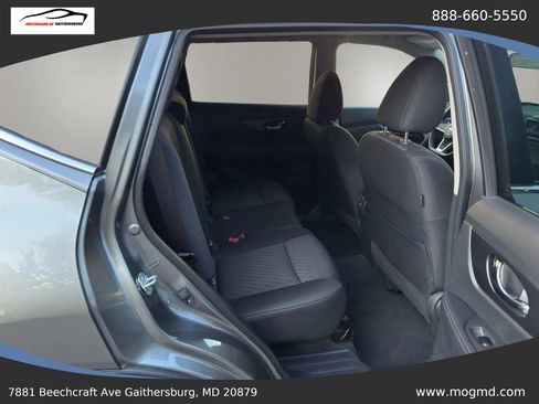 Used 2020 Nissan Rogue SV image 26