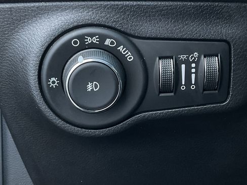 Used 2018 Jeep Compass Latitude w/ Popular Equipment Group image 25