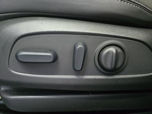 Used 2023 Buick Encore GX Select w/ Sport Touring Package FWD image 28