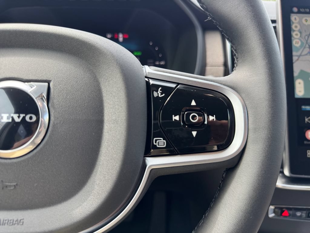 New 2026 Volvo XC90 T8 Plus w/ Protection Package Premier AWD/4WD image 17