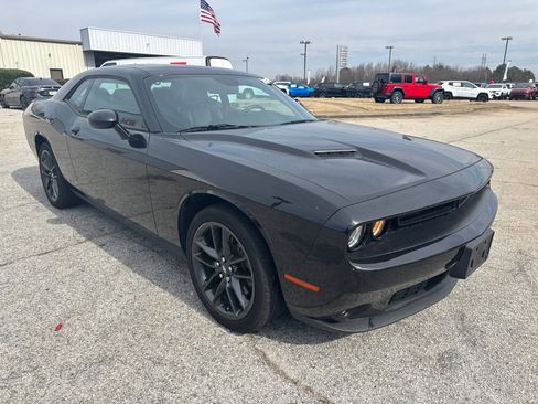 Used 2021 Dodge Challenger SXT w/ Plus Package image 3