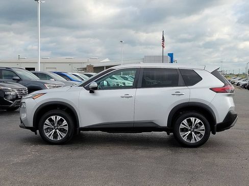 Used 2022 Nissan Rogue SV FWD image 3