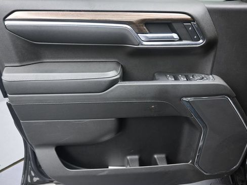 Used 2023 Chevrolet Silverado 1500 LT RWD image 11