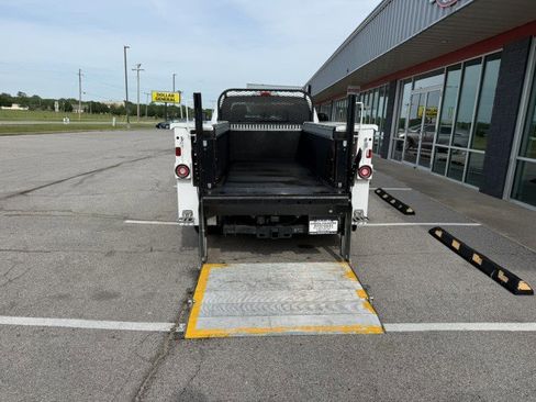 Used 2021 Ford F250 XL w/ Power Equipment Group RWD image 5