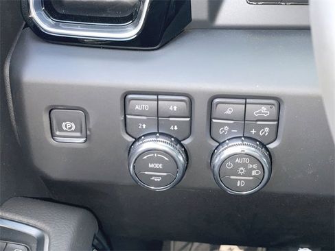 New 2026 GMC Sierra 3500 Denali w/ Technology Package image 18