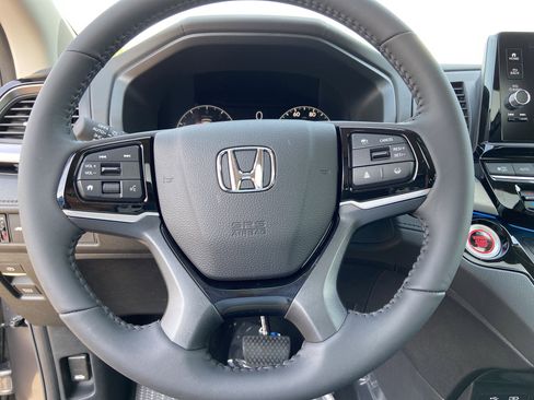 New 2026 Honda Odyssey Touring image 32