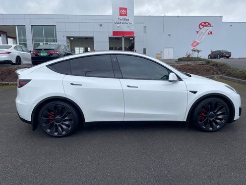 Used 2021 Tesla Model Y Performance image 2