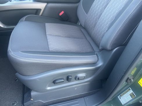 Used 2024 Nissan Titan SV w/ SV Bronze Edition Package RWD image 8