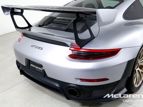 Used 2018 Porsche 911 GT2 RS w/ Weissach Package RWD image 34