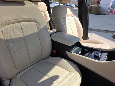 Used 2024 Jeep Grand Cherokee Limited w/ Luxury Tech Group II image 27