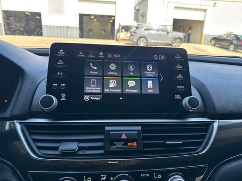 Used 2020 Honda Accord Sport image 19