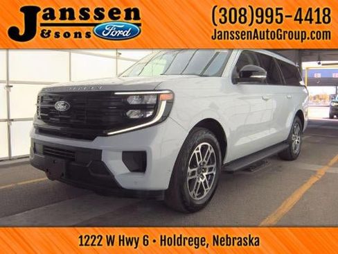 Used 2025 Ford Expedition Max Active AWD/4WD image 1