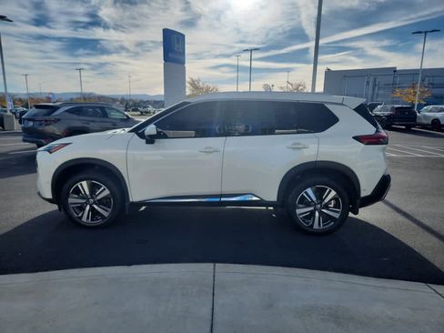 Used 2021 Nissan Rogue Platinum image 5