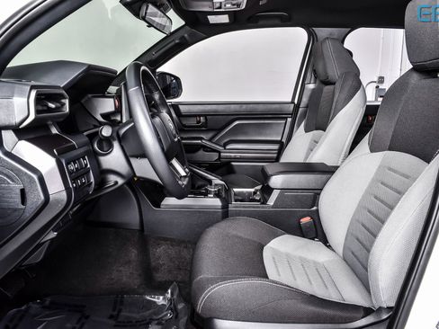 Used 2025 Toyota 4Runner TRD Off-Road image 17