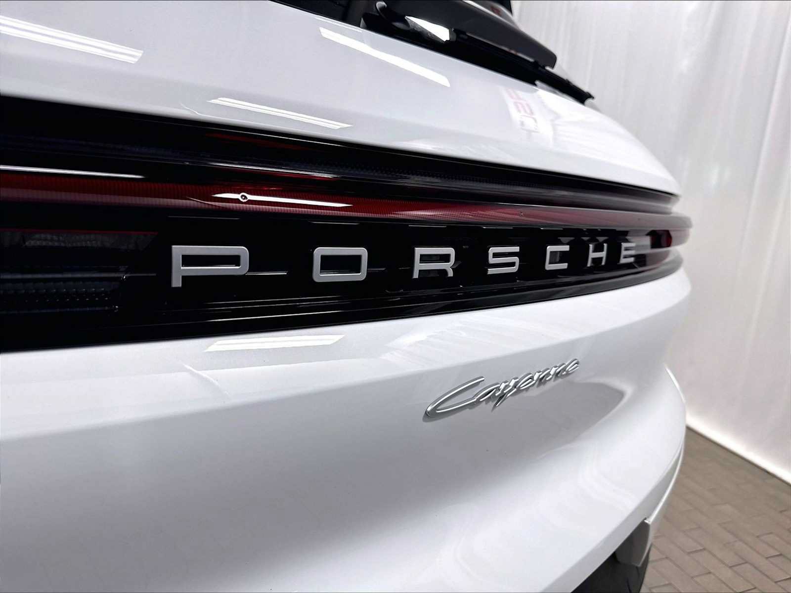 Used 2026 Porsche Cayenne AWD/4WD image 33