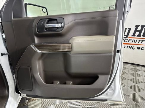 Used 2019 Chevrolet Silverado 1500 LT w/ All-Star Edition AWD/4WD image 28