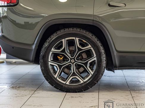 Used 2023 Rivian R1S Launch Edition image 13