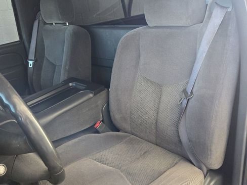 Used 2005 Chevrolet Silverado 1500 LS w/ Light Duty Power Package image 9