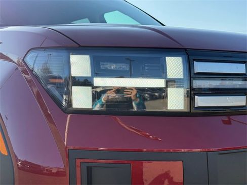 Used 2025 Hyundai Santa Fe SEL image 3