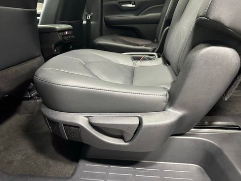 Used 2025 Toyota Grand Highlander Limited image 47