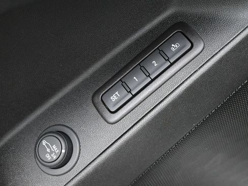 Used 2019 Chevrolet Equinox Premier AWD/4WD image 4