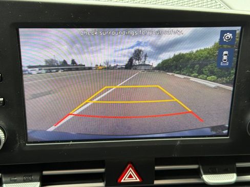 Used 2022 Hyundai Elantra Blue image 18