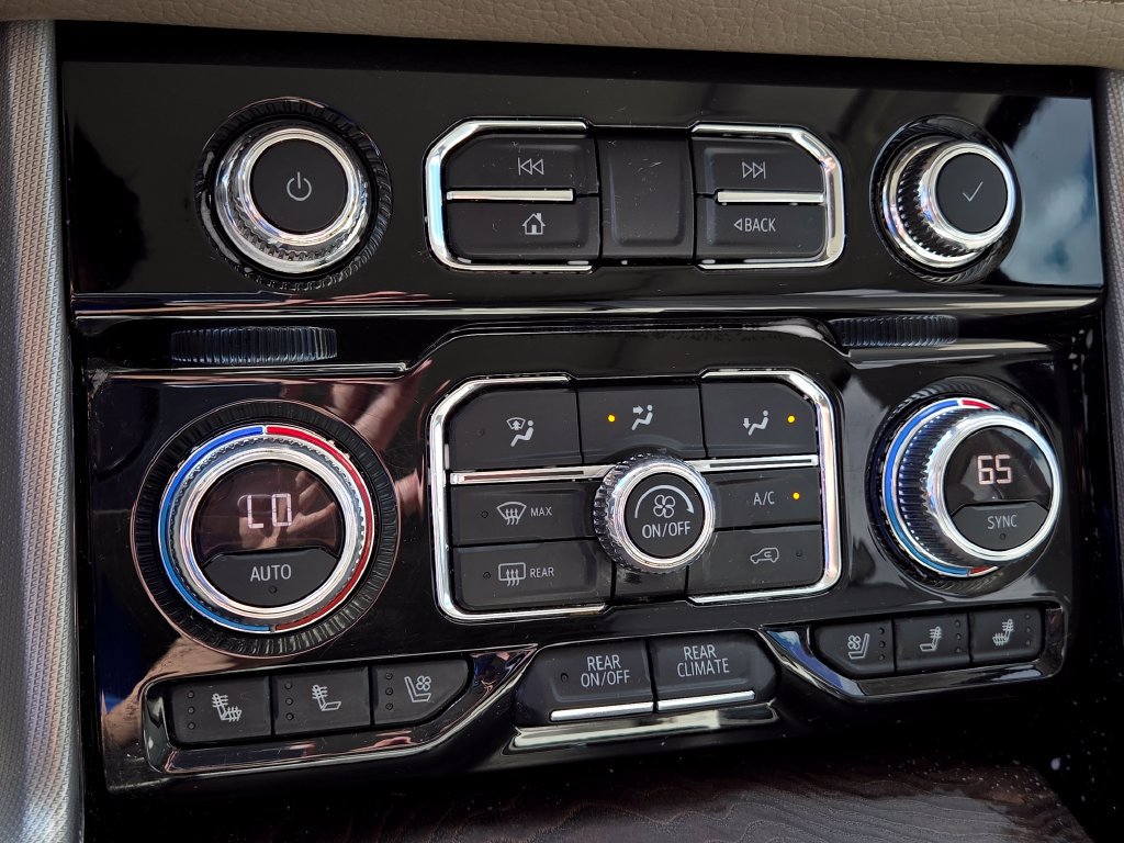 Used 2021 GMC Yukon Denali AWD/4WD image 28
