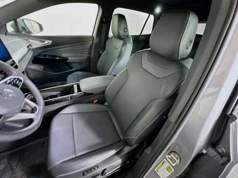 Used 2023 Volkswagen ID.4 S image 13