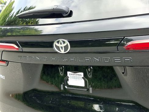 Used 2024 Toyota Grand Highlander FWD image 31