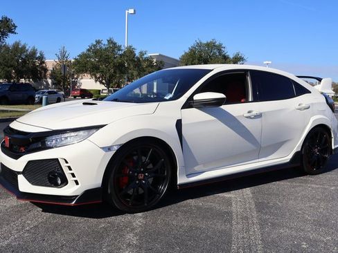 Used 2019 Honda Civic Type R image 3