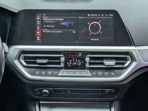 Used 2022 BMW 330i Sedan w/ M Sport Package RWD image 17
