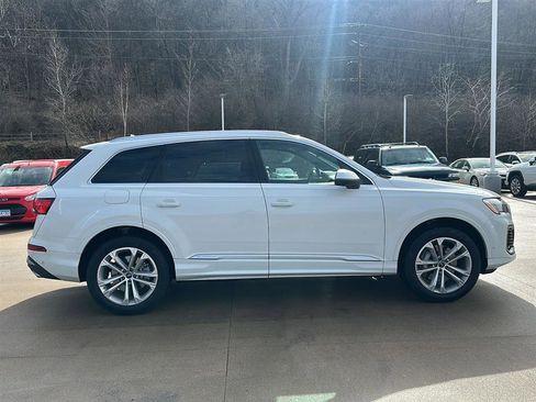 Used 2025 Audi Q7 3.0T Premium Plus image 3