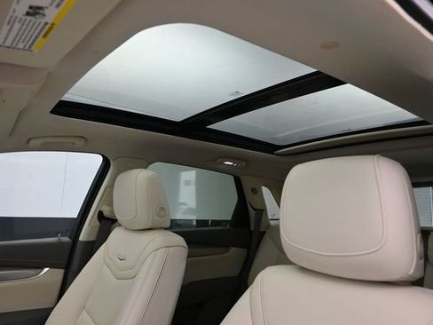 Used 2022 Cadillac XT5 Premium Luxury FWD image 41