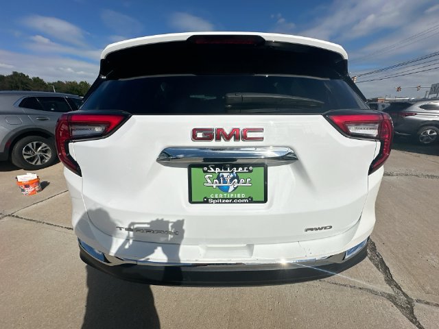 Used 2024 GMC Terrain SLT AWD/4WD image 35