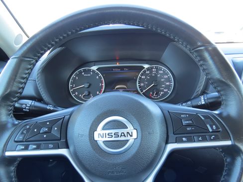 Used 2022 Nissan Sentra SV FWD image 20