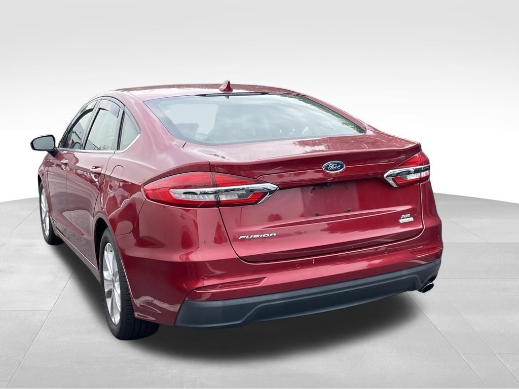Used 2019 Ford Fusion SE FWD image 5