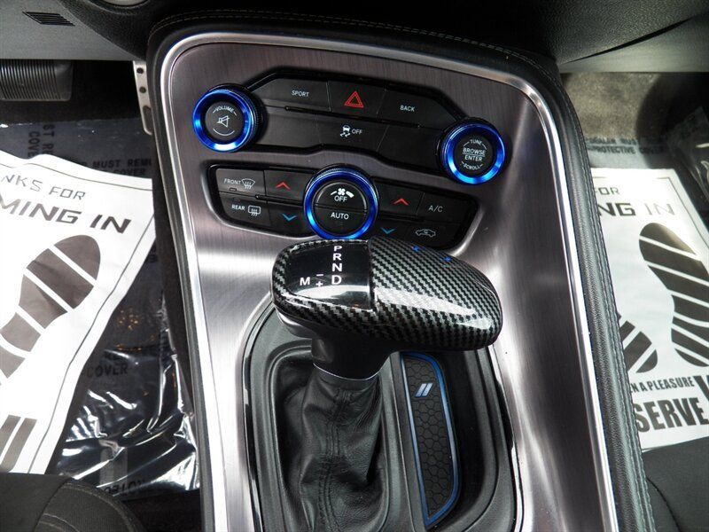 Used 2016 Dodge Challenger SXT RWD image 14