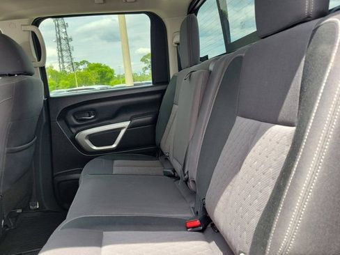 Used 2022 Nissan Titan SV w/ SV Convenience Package AWD/4WD image 21