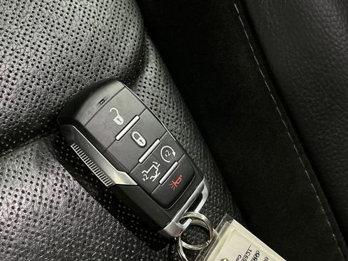 Used 2019 RAM 1500 Laramie image 29