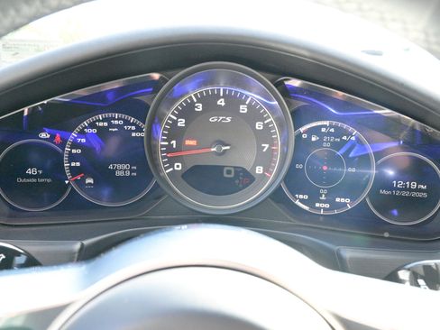 Used 2019 Porsche Panamera GTS image 27