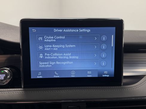 Used 2021 Lincoln Corsair AWD w/ Premium Package image 8