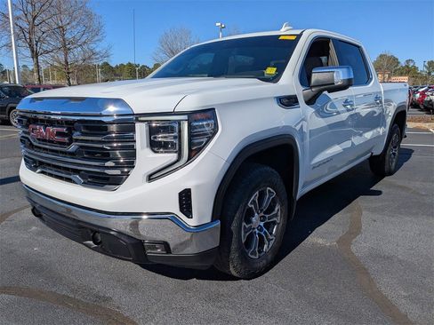Used 2023 GMC Sierra 1500 SLT w/ X31 Off-Road Package image 10