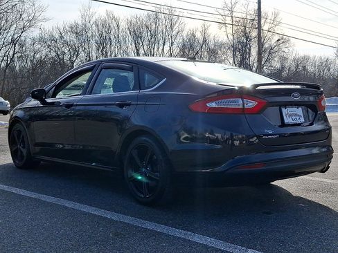 Used 2016 Ford Fusion SE w/ Equipment Group 201A image 4