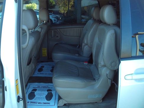 Used 2006 Toyota Sienna XLE Limited image 14