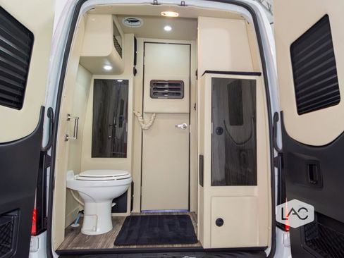 Used 2023 Mercedes-Benz Sprinter 3500 image 17