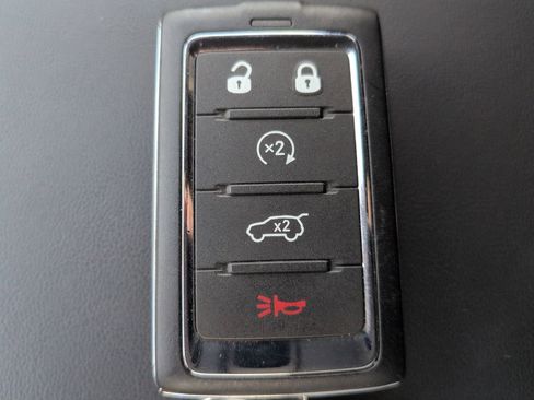 Used 2025 Jeep Grand Cherokee Summit AWD/4WD image 32