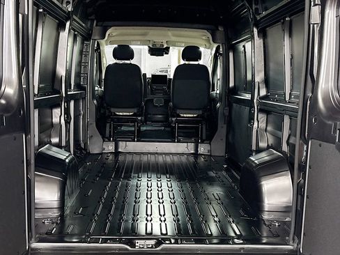 New 2026 RAM ProMaster 2500 w/ Premium Convenience Group FWD image 20